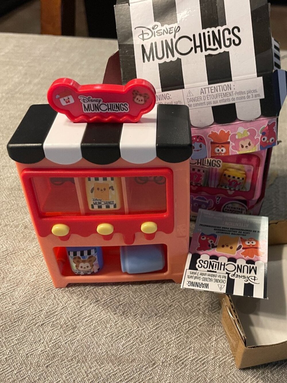 Disney Munchlings Toy Vending Machine Playset Donald, Pluto & Mickey!